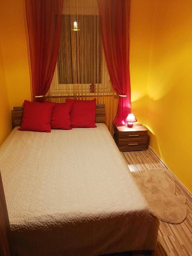 Zso-Ze Apartman Тисафюред Экстерьер фото