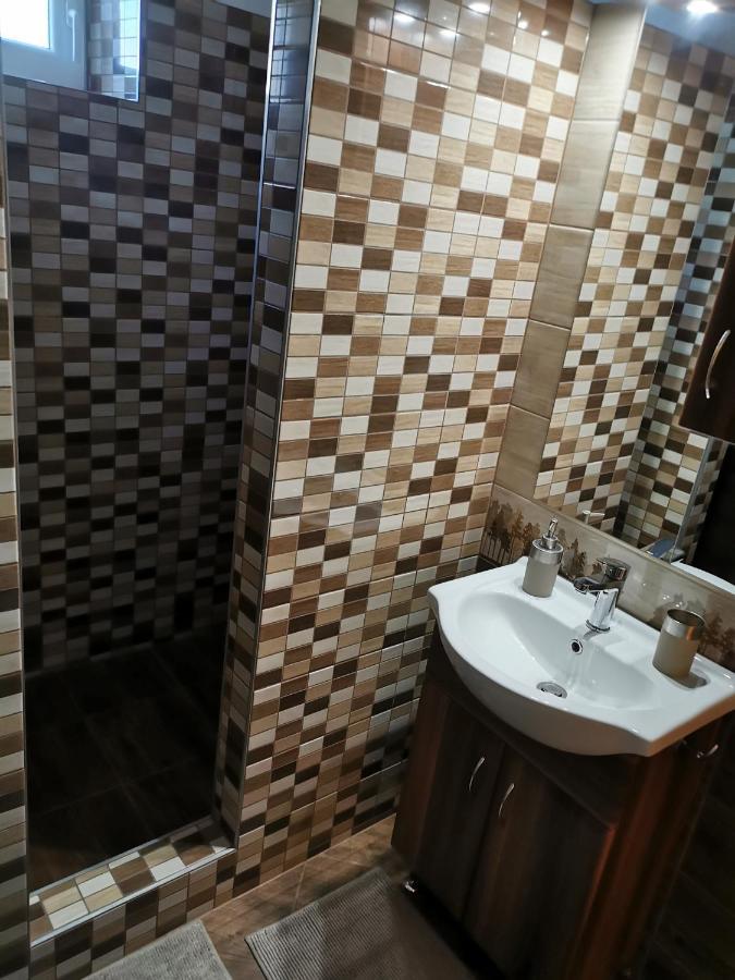 Zso-Ze Apartman Тисафюред Экстерьер фото